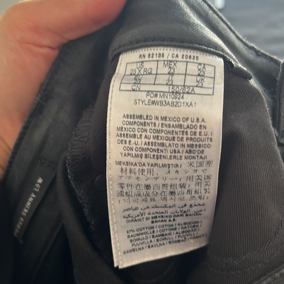 Black Guess power skinny low rise pants - Size 23 - Picture 5 of 5